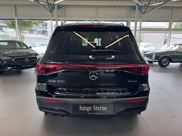 MERCEDES-BENZ EQB 300 4M (3/23)