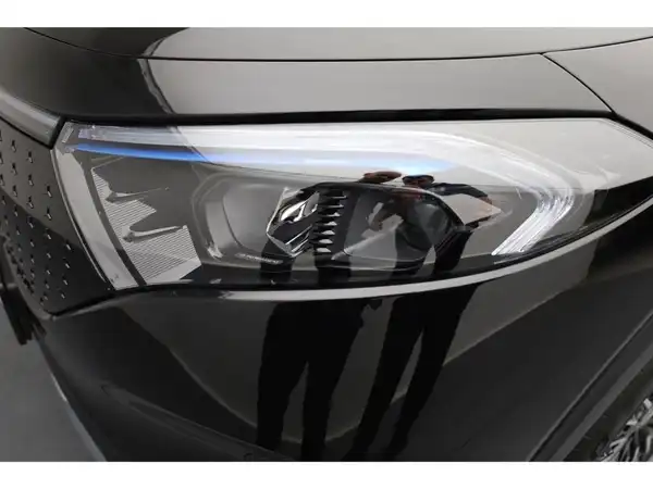 MERCEDES-BENZ EQB 300 4M (24/24)