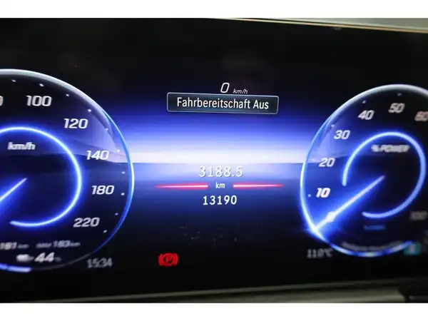 MERCEDES-BENZ EQB 300 4M (10/24)