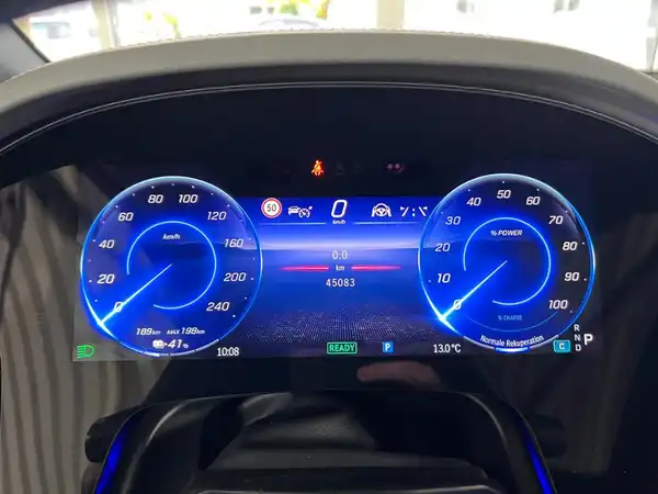 MERCEDES-BENZ EQE 350 4M SUV (23/30)