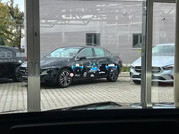 MERCEDES-BENZ EQE 350 4M SUV (28/30)